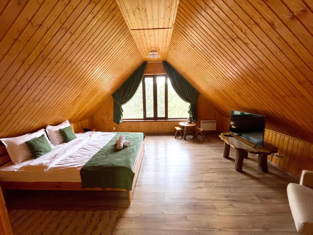 Sky Land Camping & Resort Cricova Exteriér fotografie
