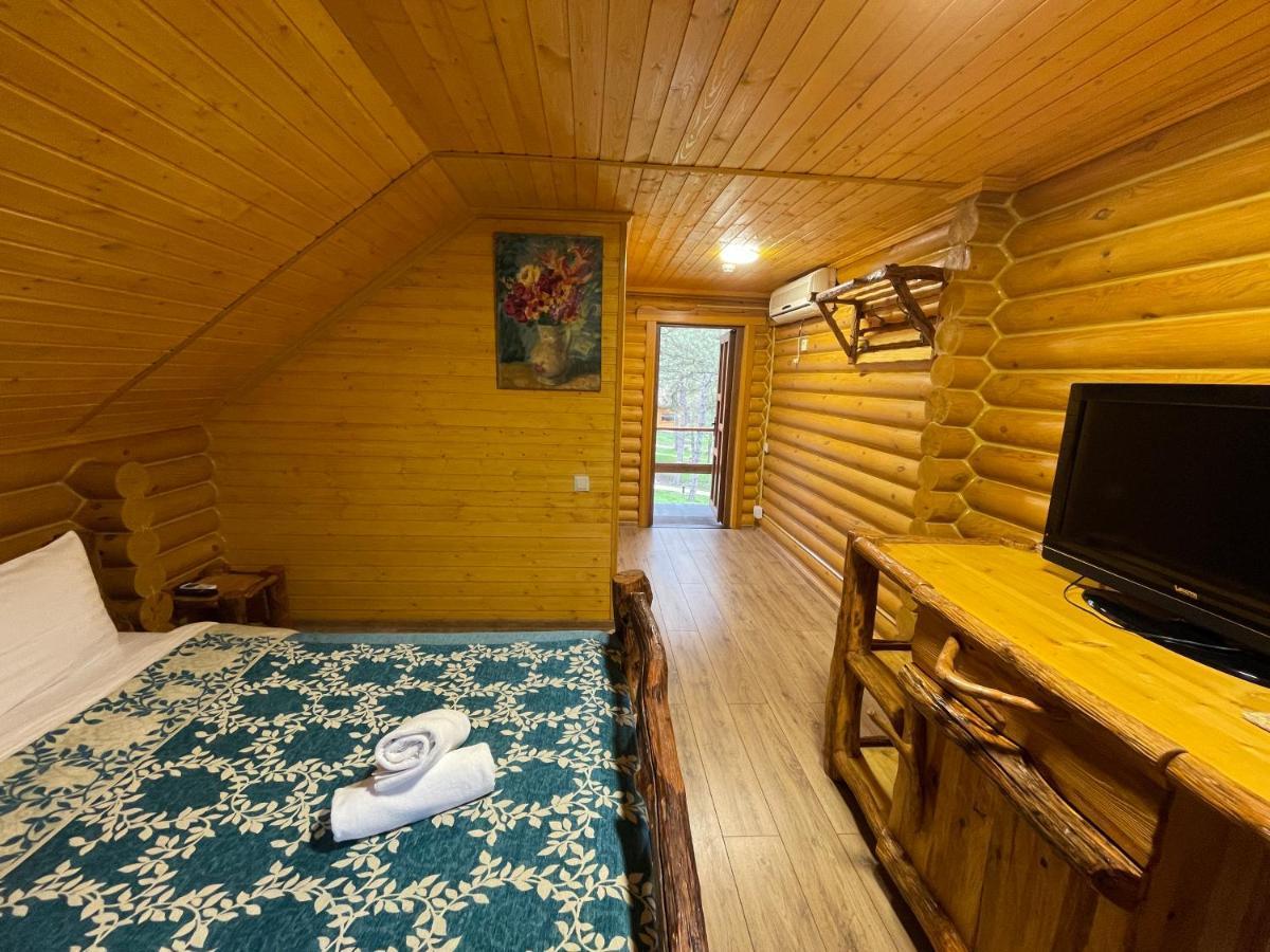 Sky Land Camping & Resort Cricova Exteriér fotografie