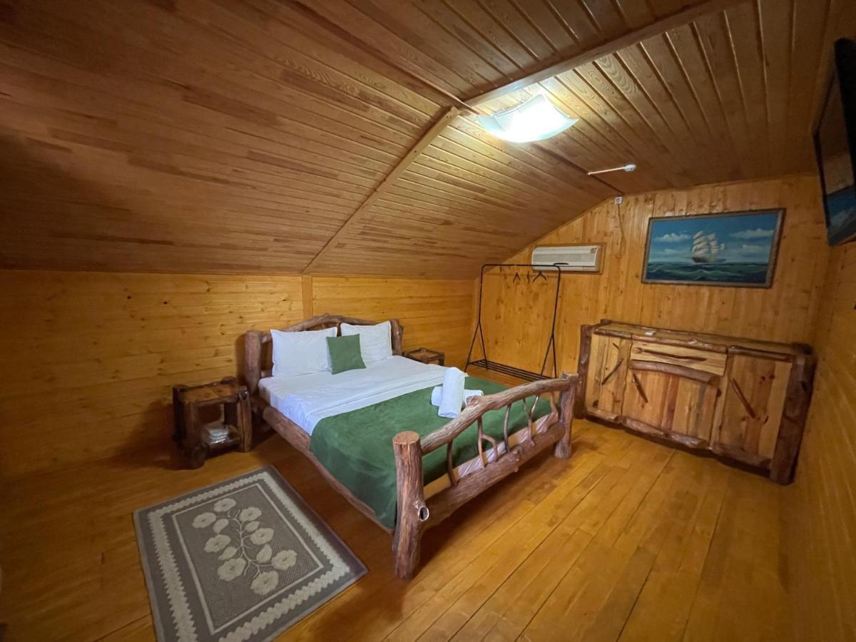 Sky Land Camping & Resort Cricova Exteriér fotografie